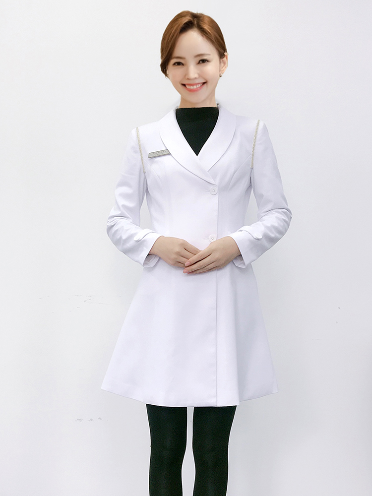 معطف طبي أبيض عالي الجودة على  - مراجعة Medical Lab Years وسعره