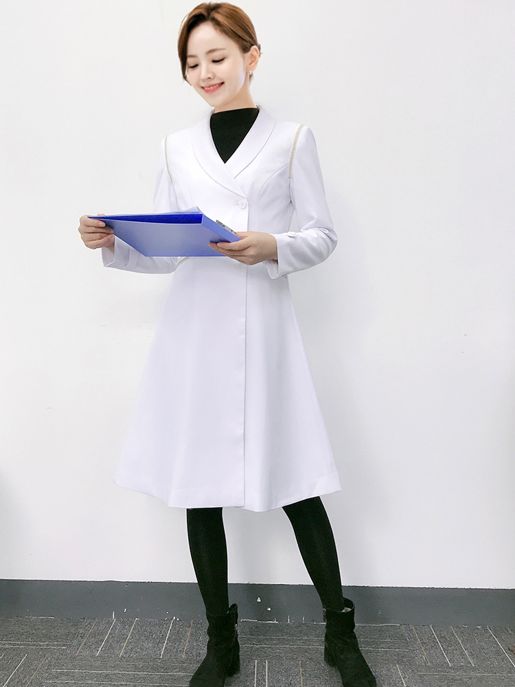 معطف طبي أبيض عالي الجودة على  - مراجعة Medical Lab Years وسعره