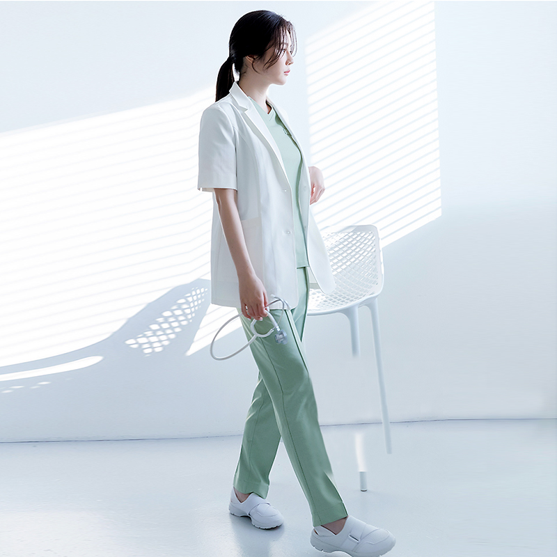 زي طبي تجميلي راقي على الطراز  - مراجعة Medical Lab Years وسعره