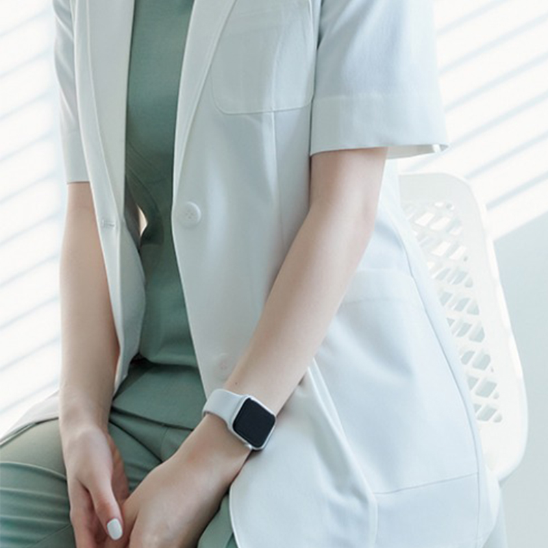 زي طبي تجميلي راقي على الطراز  - مراجعة Medical Lab Years وسعره